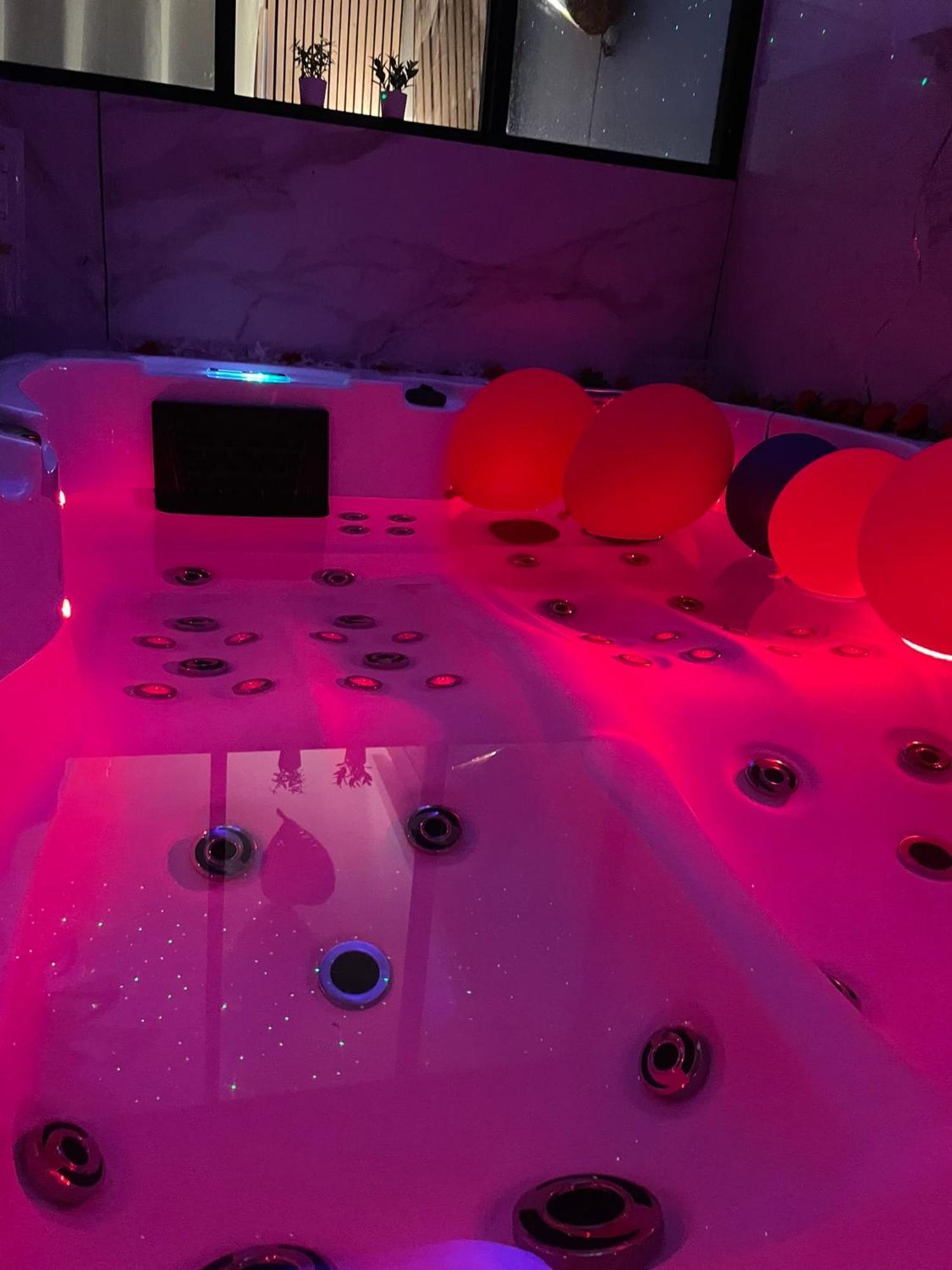 Love Room Nantais Nantes Zewnętrze zdjęcie