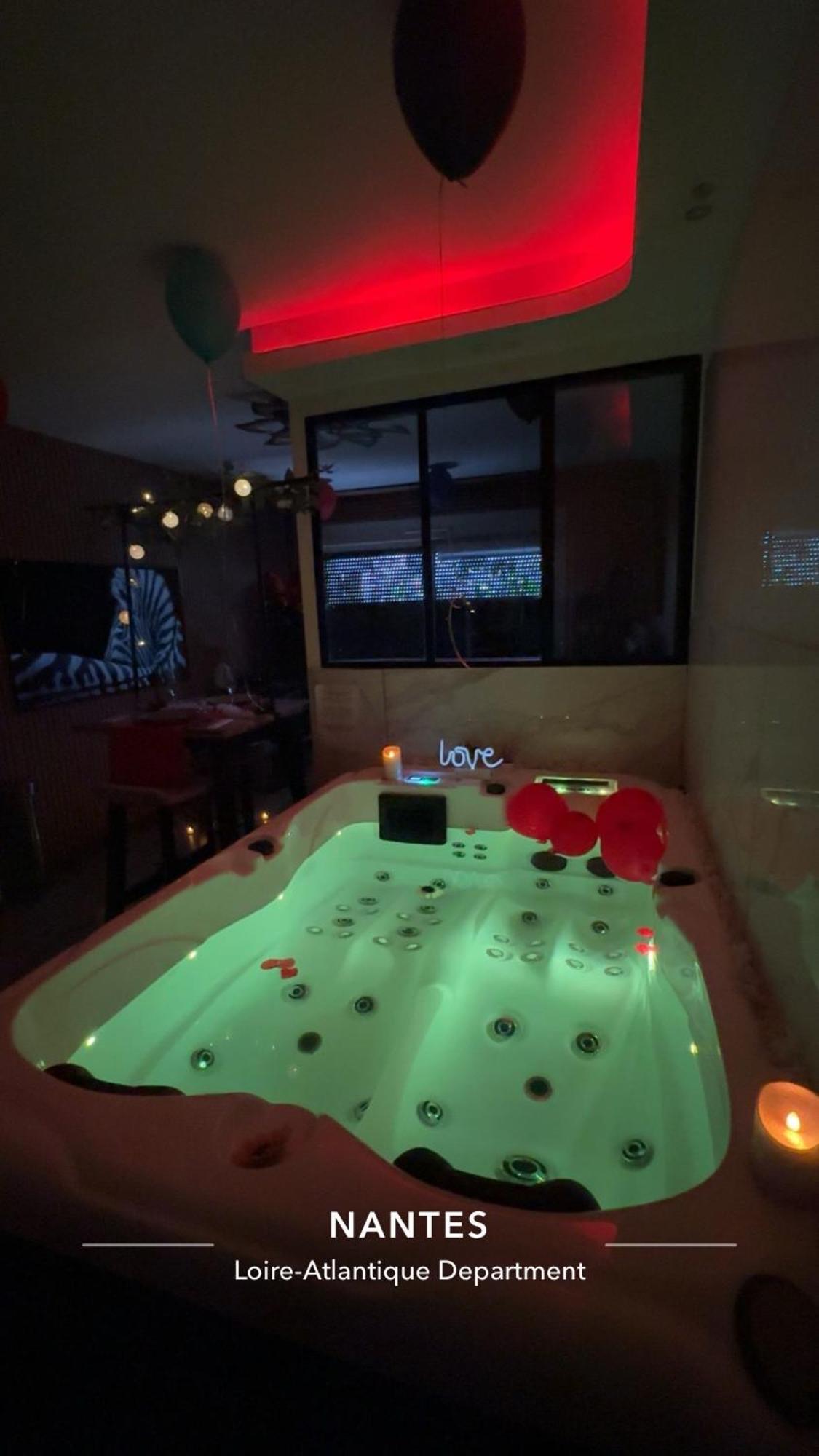Love Room Nantais Nantes Zewnętrze zdjęcie